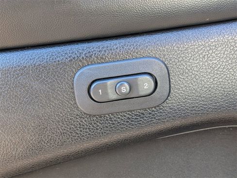 Used 2018 Jeep Grand Cherokee Limited image 12