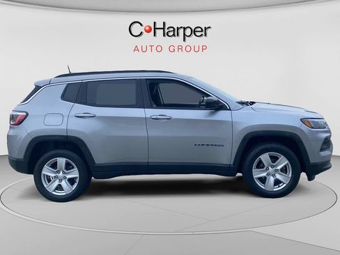 Used 2022 Jeep Compass Latitude w/ Convenience Group AWD/4WD image 2