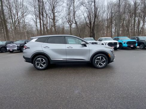 Used 2023 Kia Sportage LX image 17