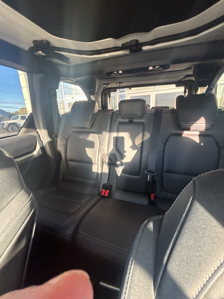 Used 2025 Ford Bronco Badlands AWD/4WD image 8