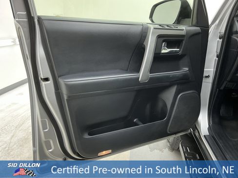 Used 2020 Toyota 4Runner SR5 Premium image 16