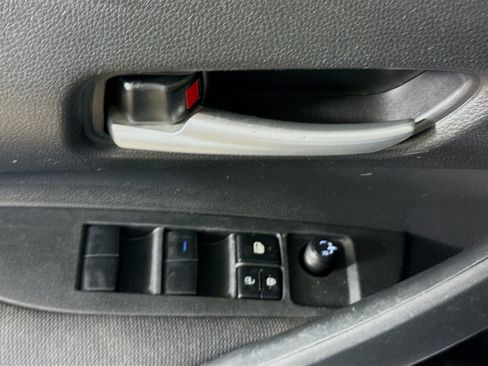 Used 2020 Toyota Corolla LE FWD image 20