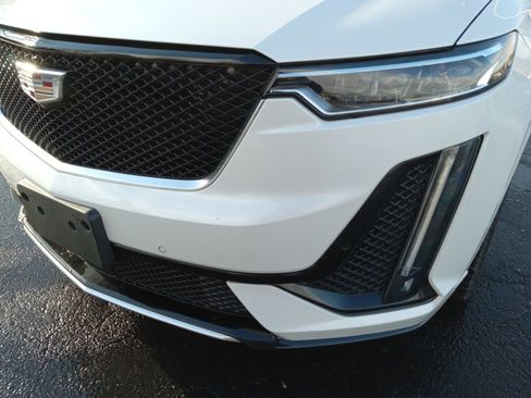 Used 2023 Cadillac XT6 Sport w/ Technology Package image 7