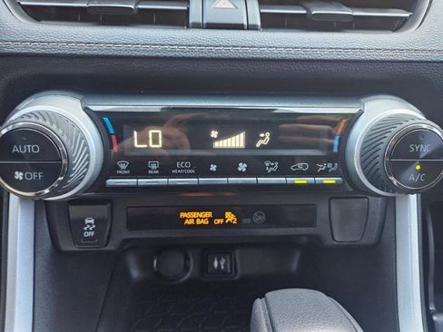 Used 2019 Toyota RAV4 LE AWD/4WD image 48