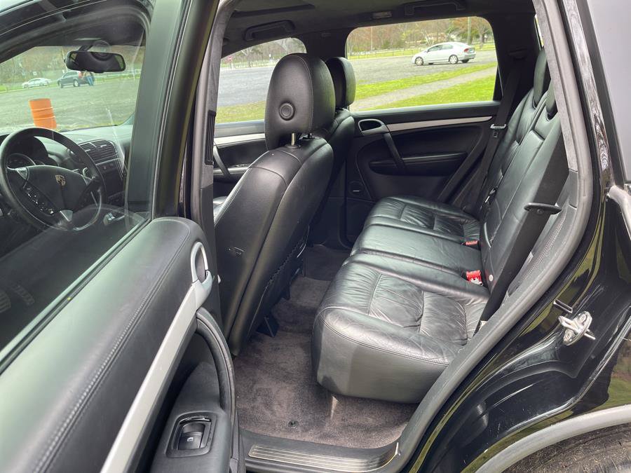 Used 2008 Porsche Cayenne Turbo AWD/4WD image 32