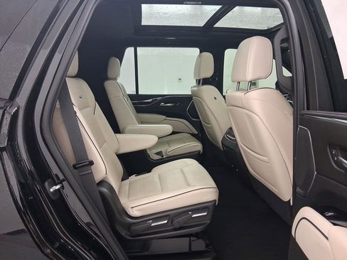 Used 2021 Cadillac Escalade Sport w/ Driver Assist Tech Package image 34