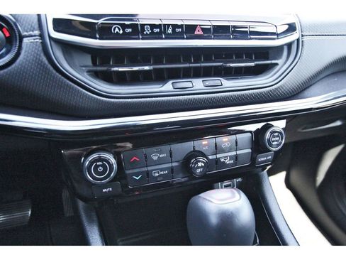 Used 2023 Jeep Compass Latitude AWD/4WD image 21