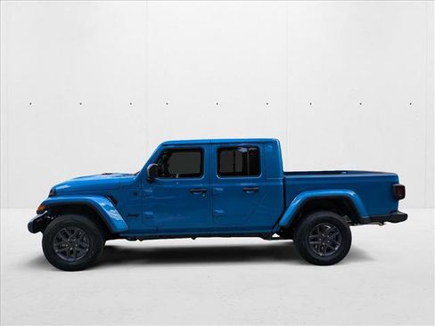 New 2025 Jeep Gladiator Sport image 5