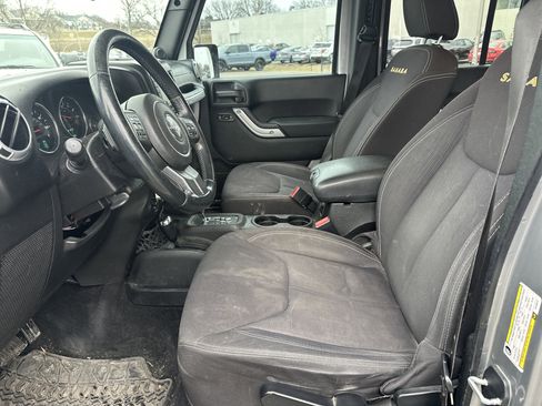 Used 2013 Jeep Wrangler Unlimited Sahara w/ Connectivity Group image 15