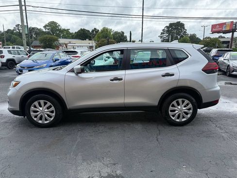 Used 2020 Nissan Rogue S FWD image 7
