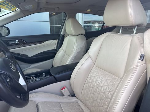 Used 2016 Nissan Maxima Platinum image 10