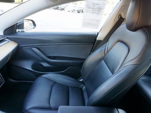 Used 2020 Tesla Model 3 Long Range image 18