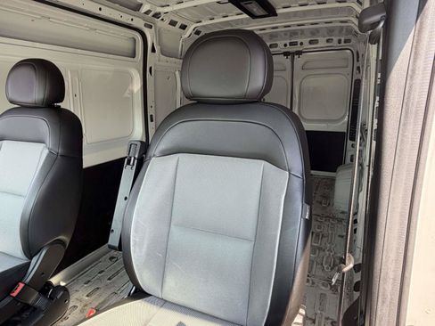 Used 2024 RAM ProMaster 2500 w/ Convenience Group FWD image 29
