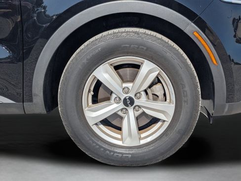 Used 2023 Kia Sorento LX FWD image 30