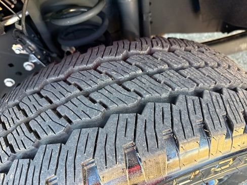 Used 2023 Ford F250 Lariat w/ Black Appearance Package image 27