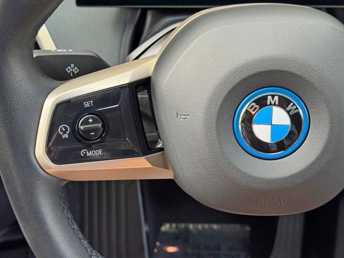 Used 2023 BMW iX xDrive50 w/ Ultimate Package 2 AWD/4WD image 22
