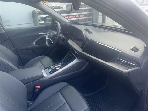 Used 2025 Audi Q5 Premium w/ 19" Wheel Package AWD/4WD image 9
