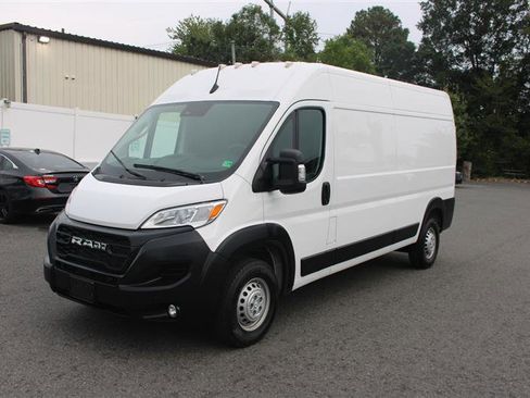 Used 2024 RAM ProMaster 2500 w/ Safety Group image 4