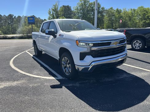 New 2026 Chevrolet Silverado 1500 LT w/ Z71 Off-Road Package AWD/4WD image 4