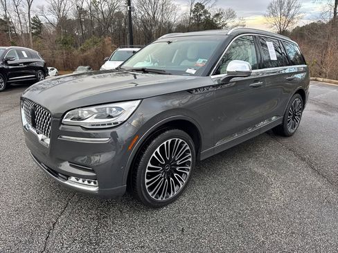 Used 2021 Lincoln Aviator Black Label w/ Class IV Trailer Tow Package image 3