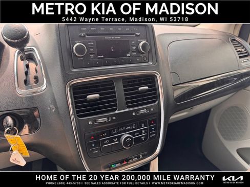 Used 2012 Dodge Grand Caravan Crew FWD image 19