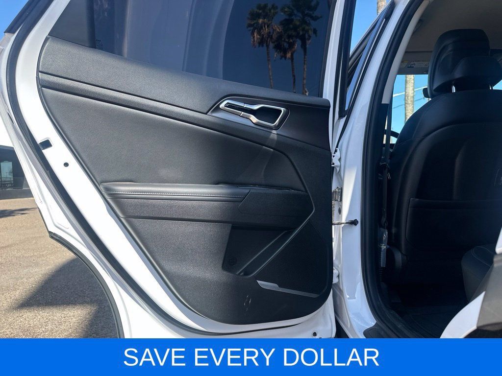 Used 2023 Kia Sportage EX FWD image 15