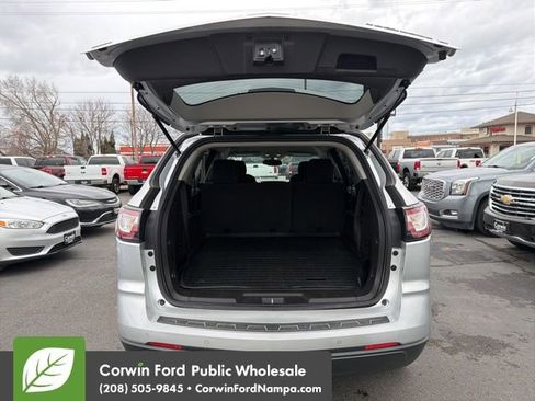 Used 2014 Chevrolet Traverse LT image 29