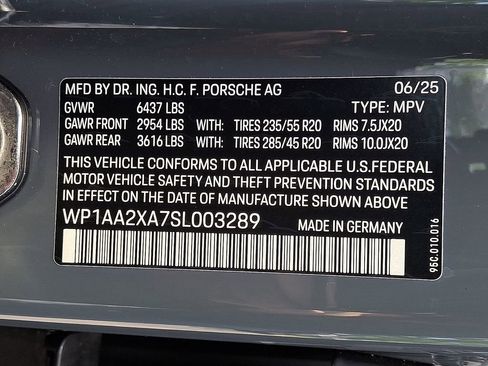 Used 2025 Porsche Macan 4 Electric w/ Premium Package AWD/4WD image 29