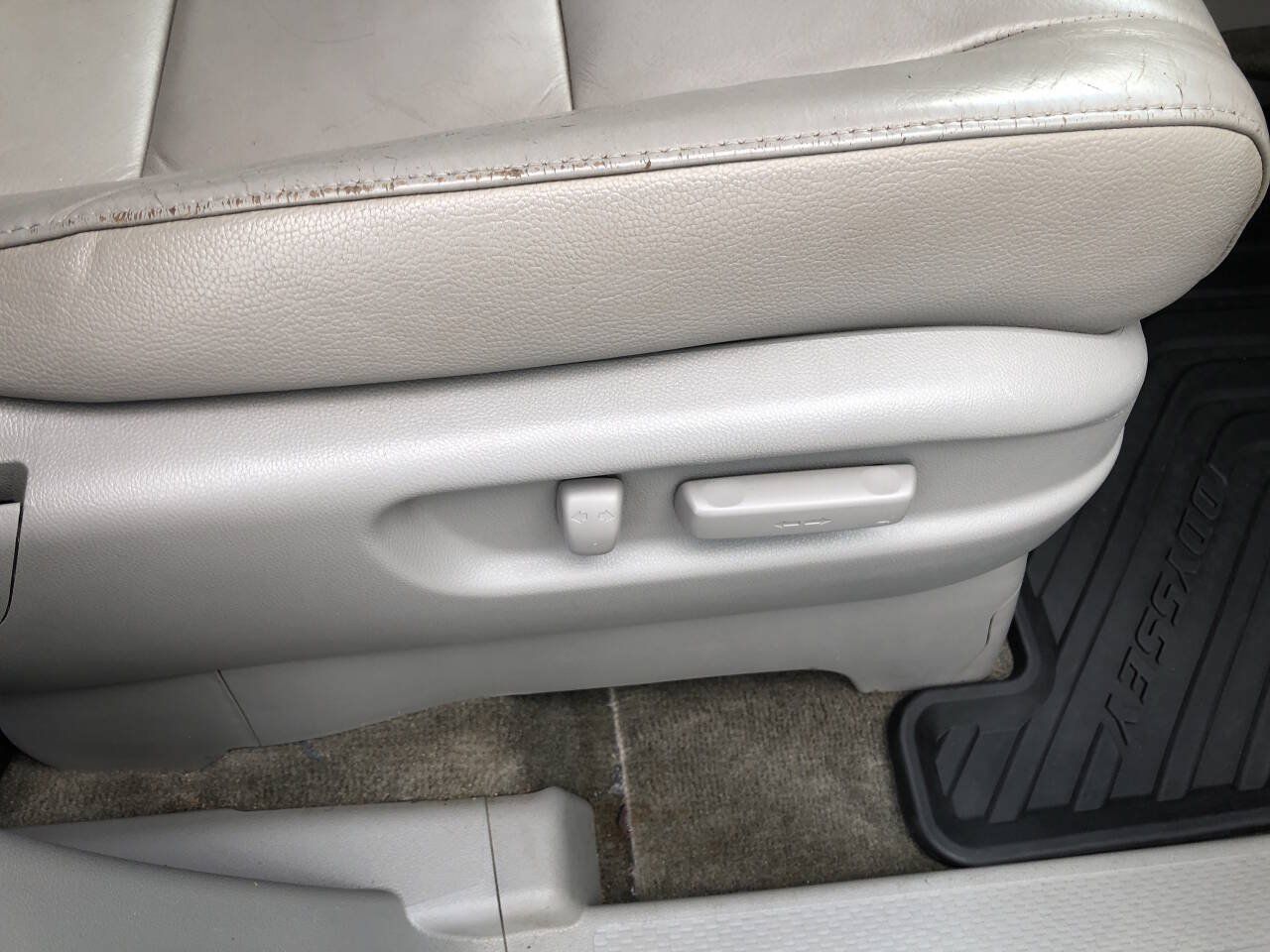 Used 2013 Honda Odyssey Touring image 9