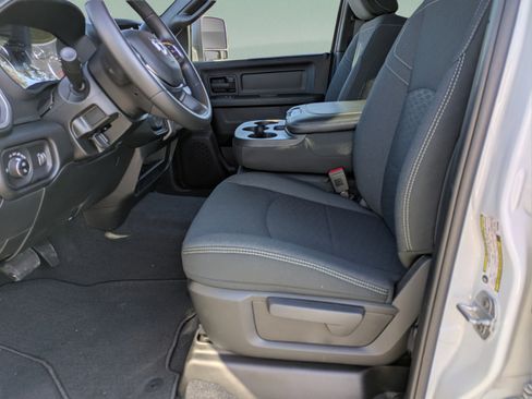 New 2026 RAM 2500 Tradesman AWD/4WD image 19