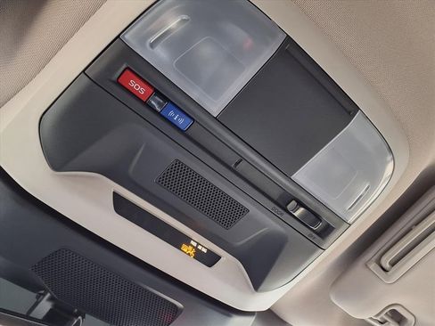 Certified 2025 Subaru Crosstrek 2.0i Premium image 18