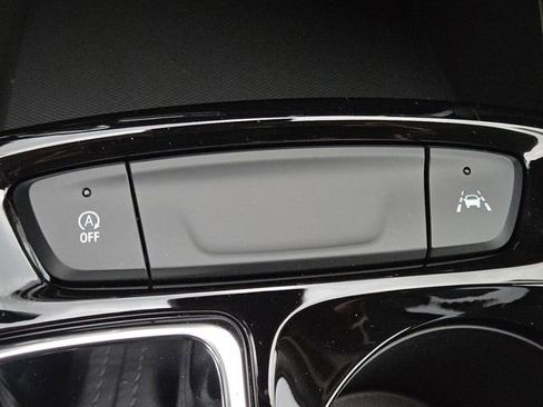 New 2026 Chevrolet Trax LT image 8