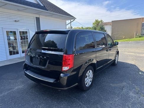 Used 2019 Dodge Grand Caravan SE FWD image 5