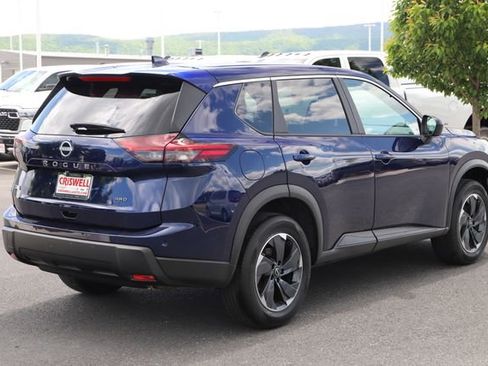 Used 2025 Nissan Rogue SV AWD/4WD image 6