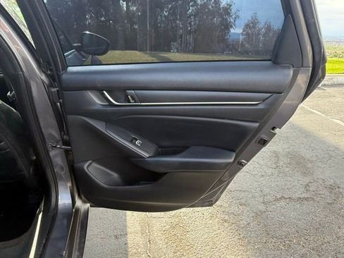 Used 2018 Honda Accord Sport image 13