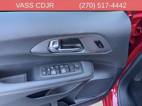 New 2026 Chrysler Pacifica Select image 11