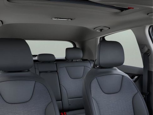 New 2025 Kia Niro SX image 28