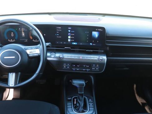 Used 2025 Hyundai Kona SEL image 13