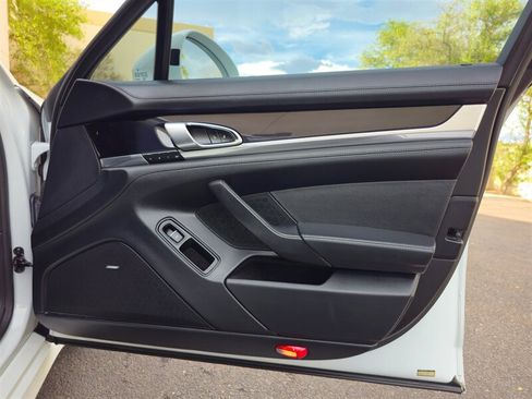 Used 2014 Porsche Panamera AWD/4WD image 21