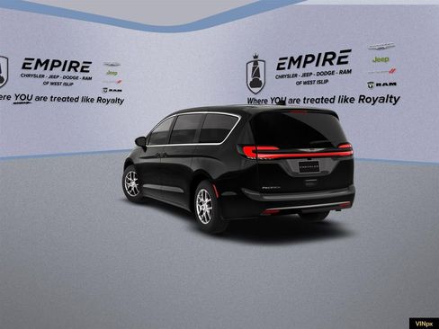 New 2026 Chrysler Pacifica Select image 6