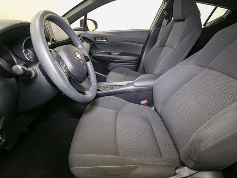 Used 2019 Toyota C-HR LE image 39