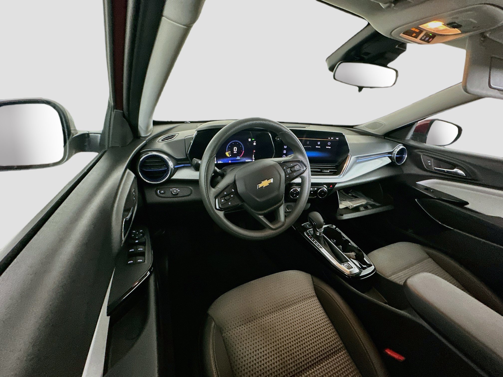 Used 2025 Chevrolet Trax LT FWD image 18