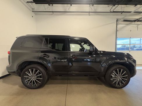 Used 2026 Lexus GX 550 w/ Accessory Package (2T) AWD/4WD image 2