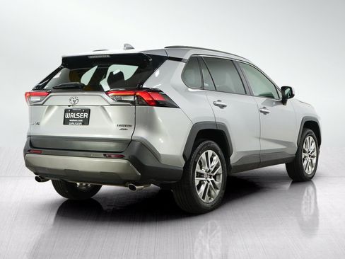 Used 2019 Toyota RAV4 Limited w/ Cold Weather Package AWD/4WD image 5