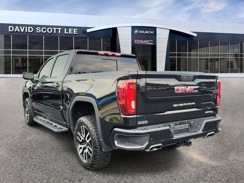 Used 2023 GMC Sierra 1500 AT4 w/ Technology Package AWD/4WD image 3