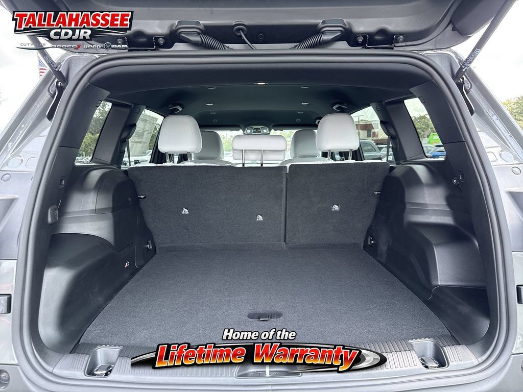 New 2026 Jeep Cherokee Laredo AWD/4WD image 35