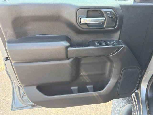 Used 2020 Chevrolet Silverado 1500 Custom w/ Custom Value Package RWD image 12