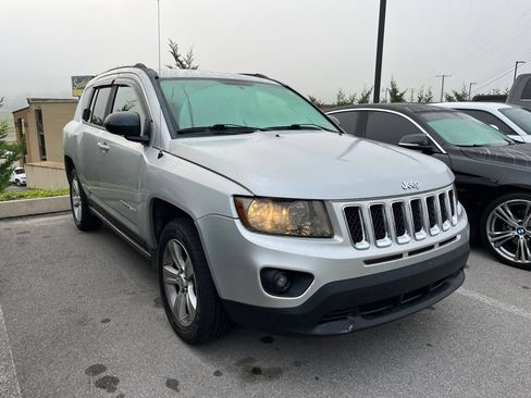 Used 2011 Jeep Compass 2WD image 2