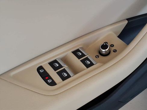 Used 2024 Audi A4 2.0T Premium w/ Convenience Package image 11