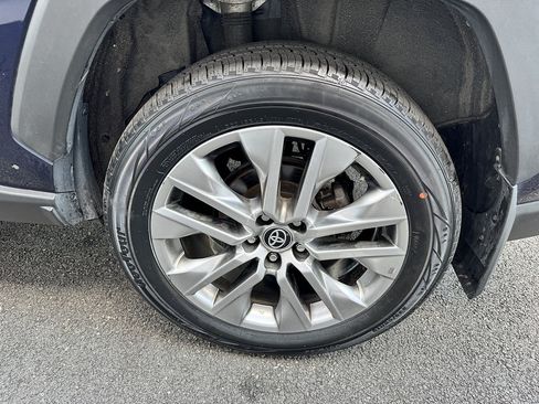 Certified 2023 Toyota RAV4 XLE Premium AWD/4WD image 23